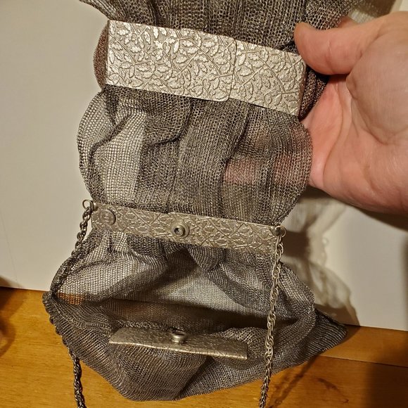 Unique Ruffled Mesh Purse with Roses - HP! - Picture 3 of 4